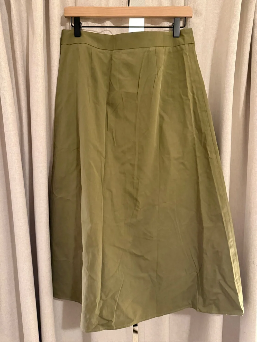 La Petite Etoile Classic Button-Front Green Midi Skirt M